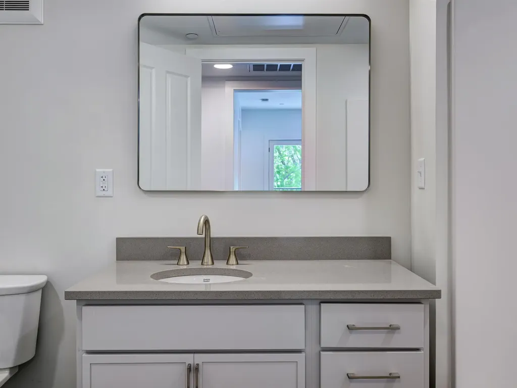 2059 Lafayette Road Portsmouth NH 03801