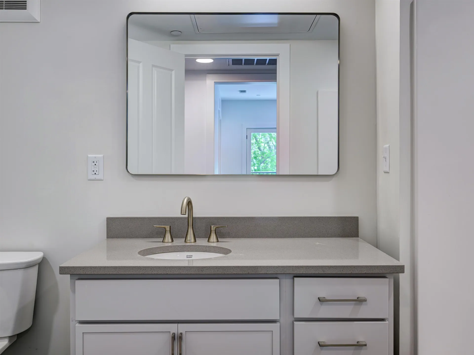 2059 Lafayette Road Portsmouth NH 03801