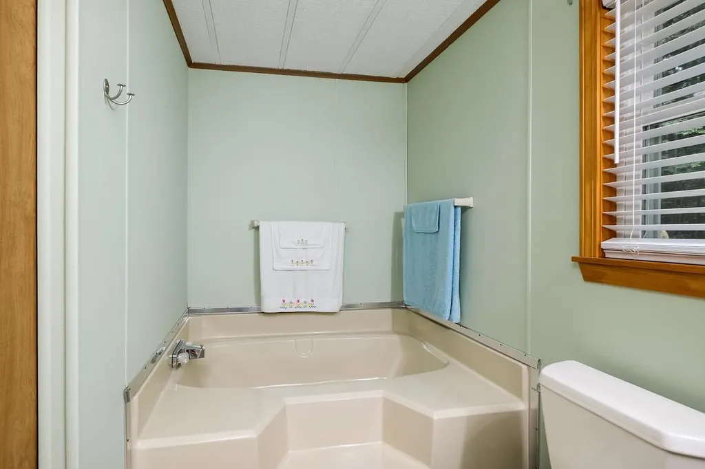 58 Monadnock Drive Rochester NH 03867