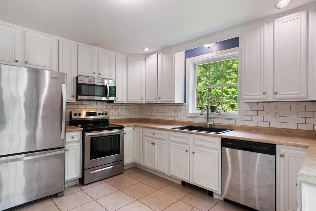 633 Beauty Hill Road Barnstead NH 03218