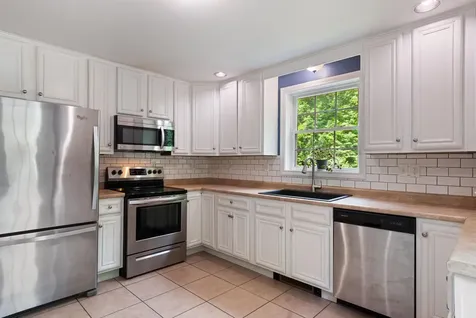 633 Beauty Hill Road Barnstead NH 03218