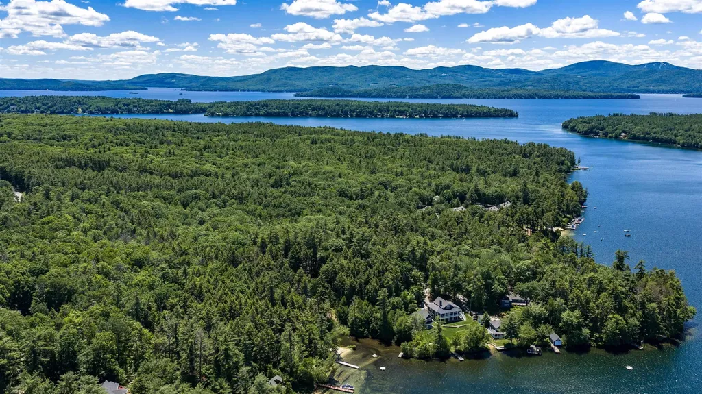 606 N Main Street Wolfeboro NH 03894
