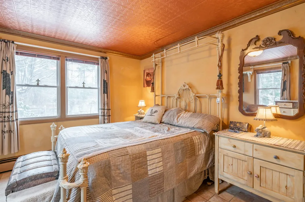 133 Raymond Road Deerfield NH 03037