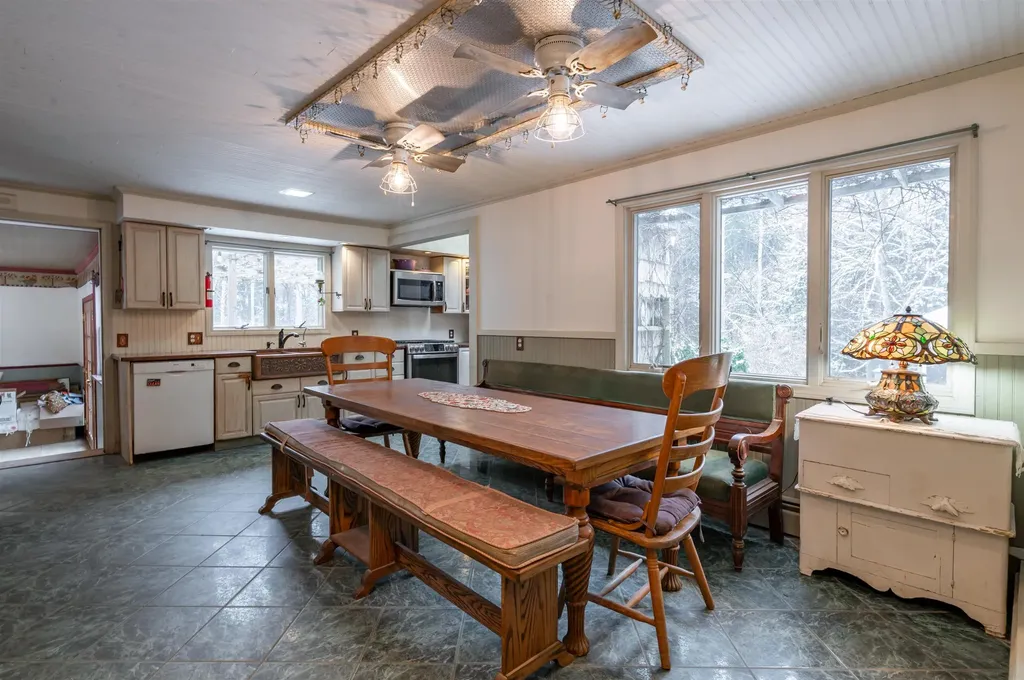 133 Raymond Road Deerfield NH 03037