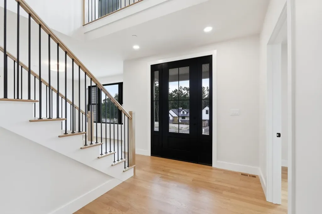 17 Newbury Road Pelham NH 03076