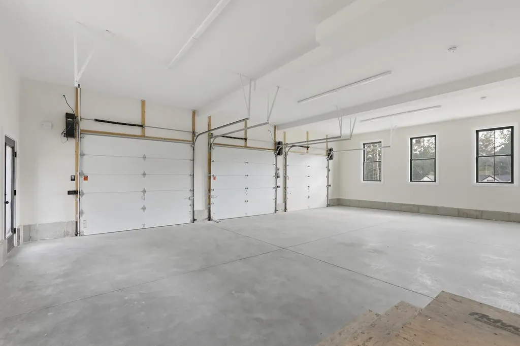 17 Newbury Road Pelham NH 03076