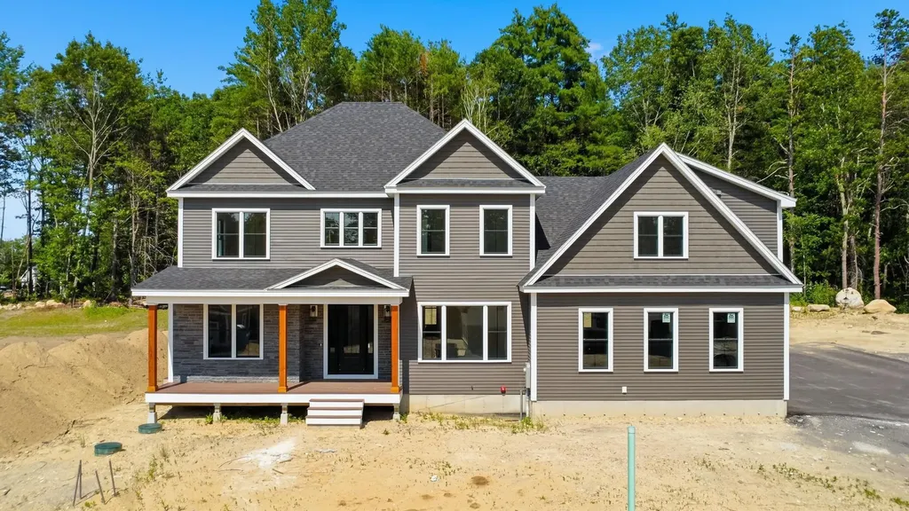 17 Newbury Road Pelham NH 03076