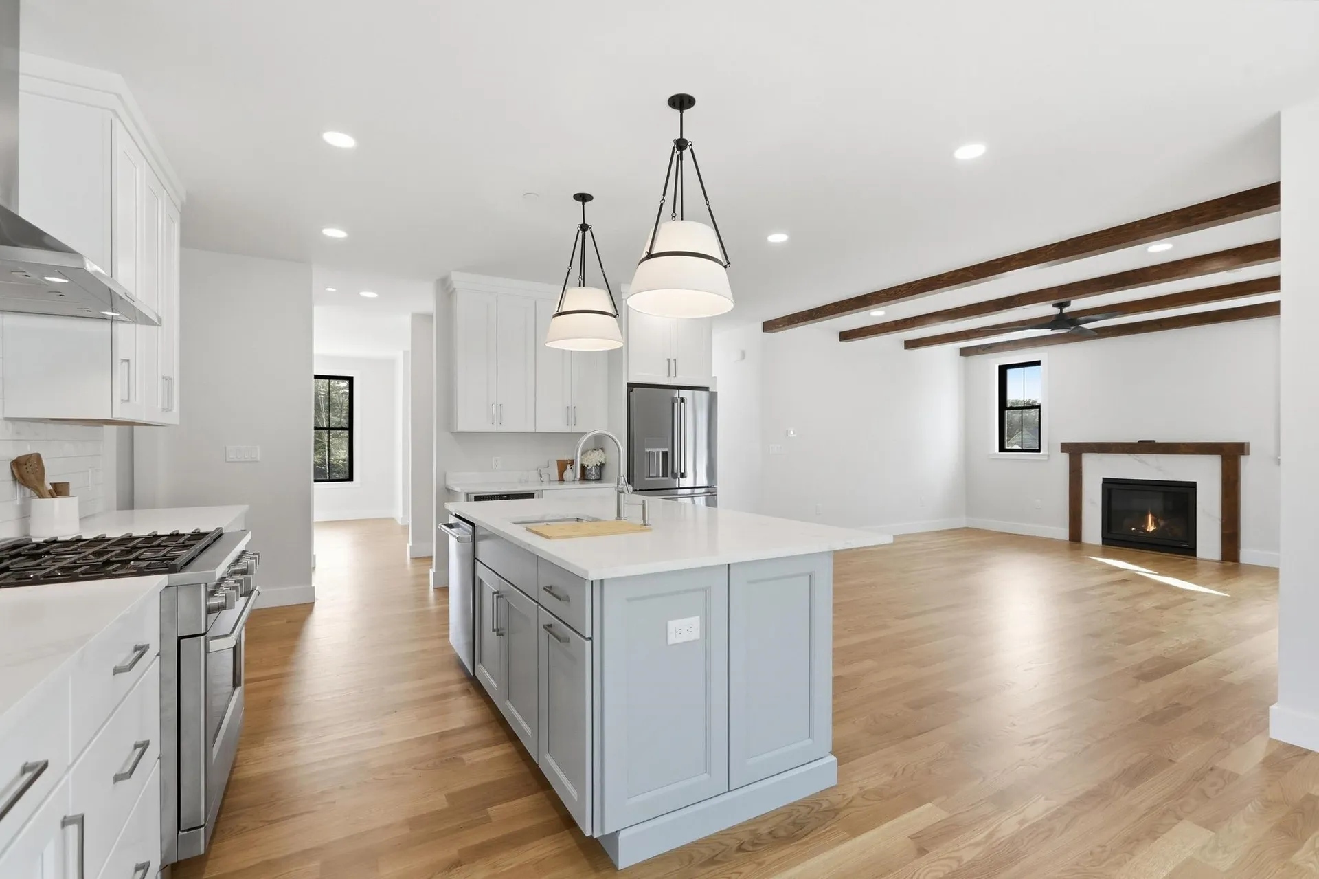 17 Newbury Road Pelham NH 03076