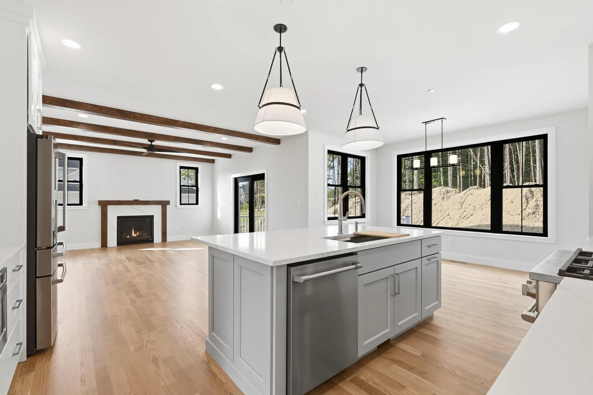 17 Newbury Road Pelham NH 03076