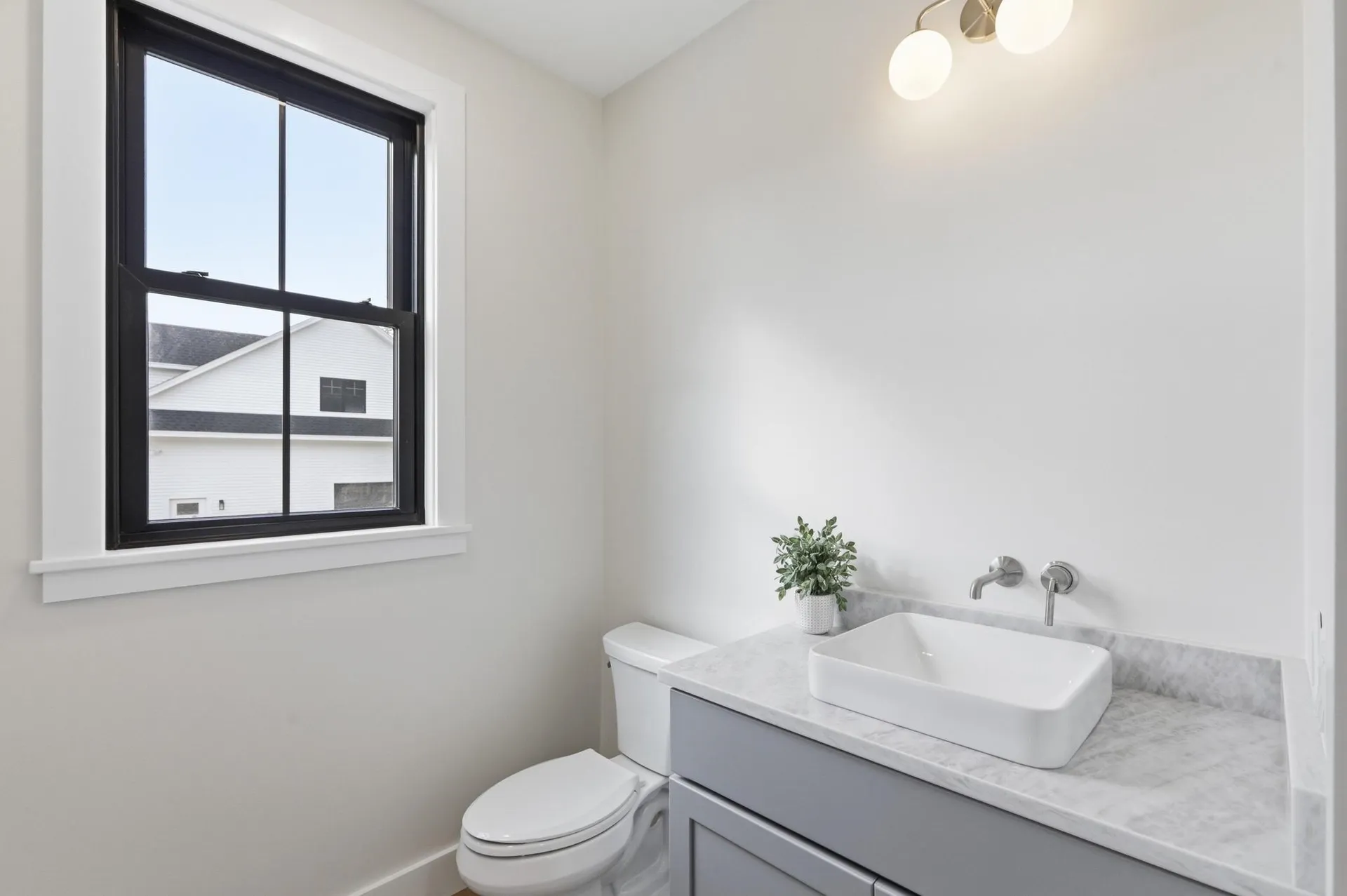 17 Newbury Road Pelham NH 03076