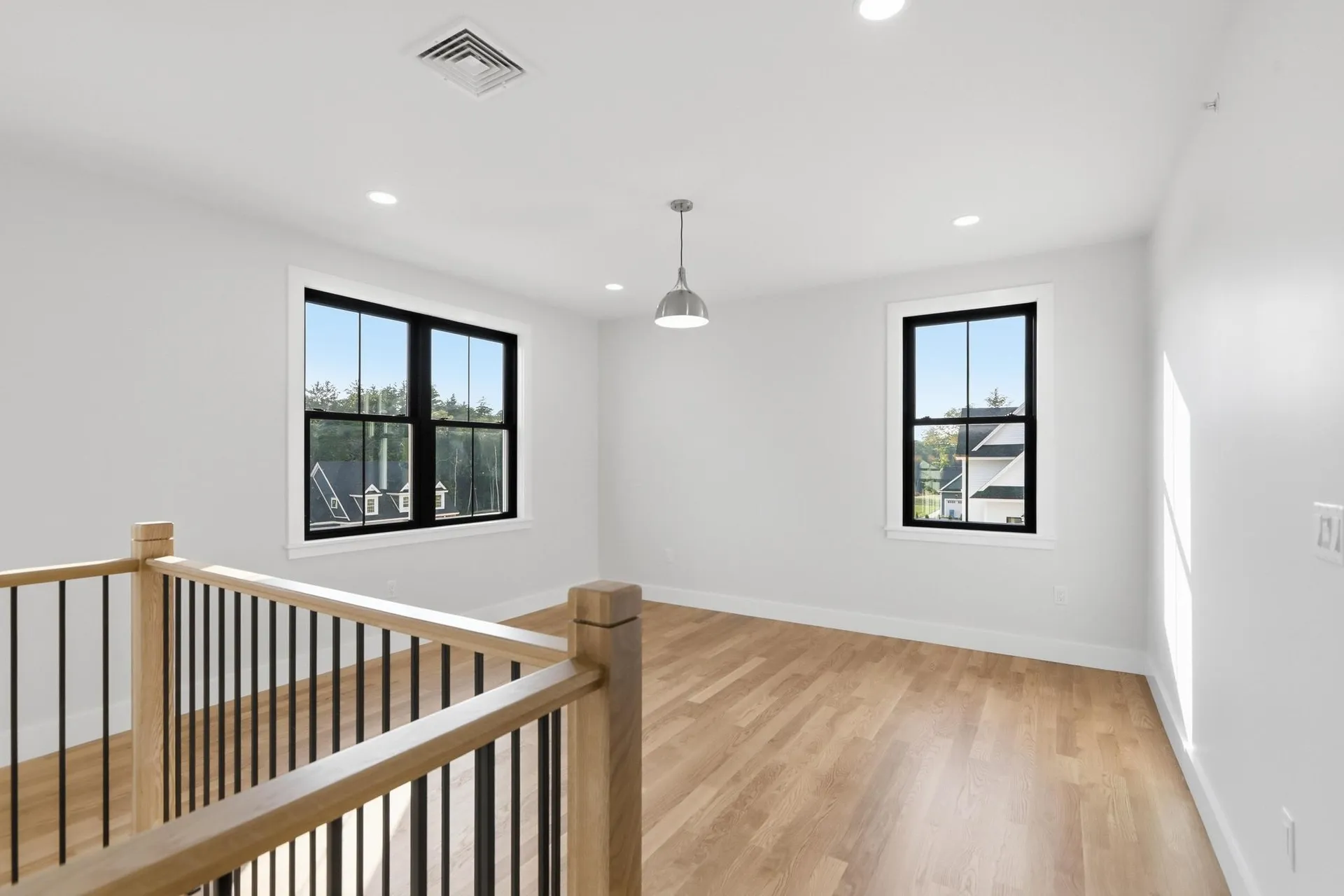 17 Newbury Road Pelham NH 03076