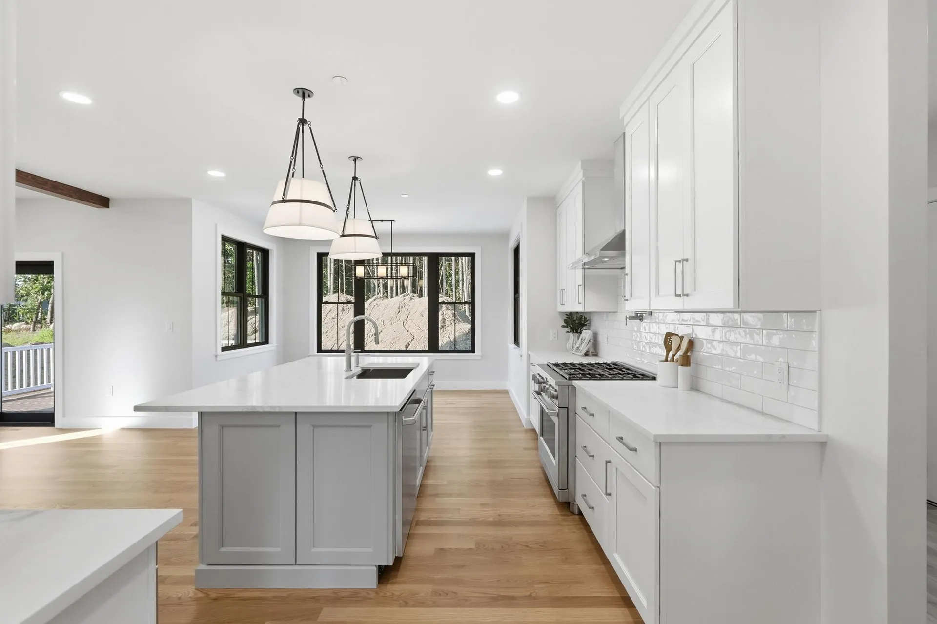 17 Newbury Road Pelham NH 03076