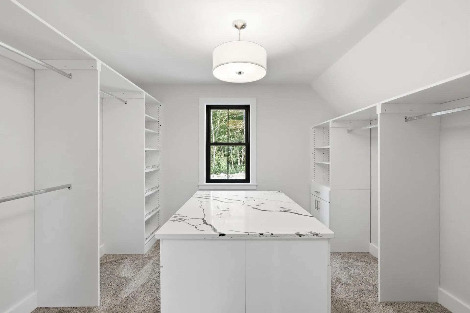 17 Newbury Road Pelham NH 03076