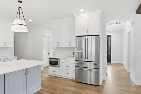 17 Newbury Road Pelham NH 03076