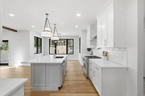 17 Newbury Road Pelham NH 03076
