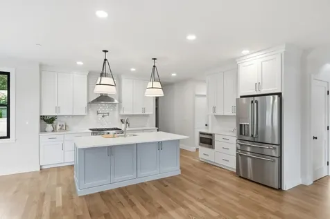 17 Newbury Road Pelham NH 03076