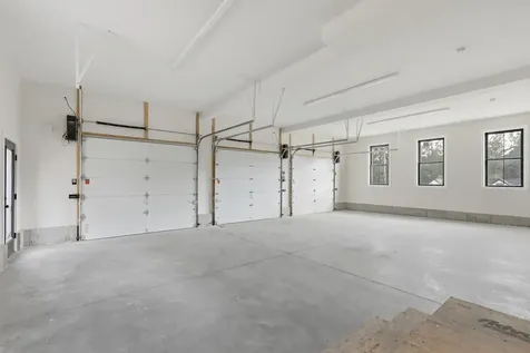 17 Newbury Road Pelham NH 03076