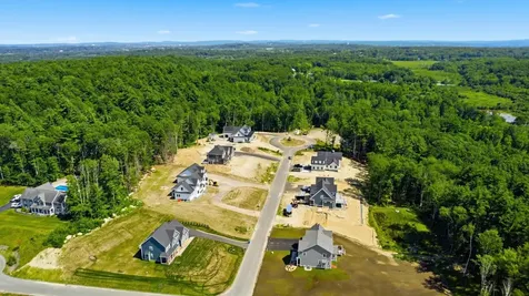 17 Newbury Road Pelham NH 03076