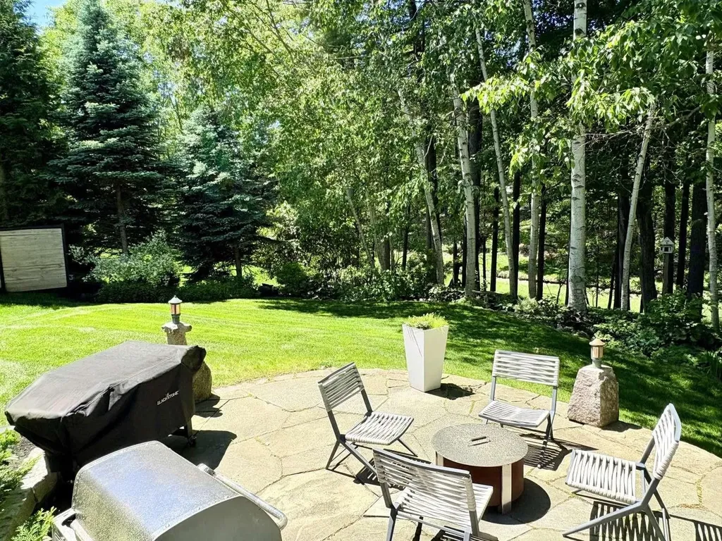 97 Abigale Lane New Castle NH 03854