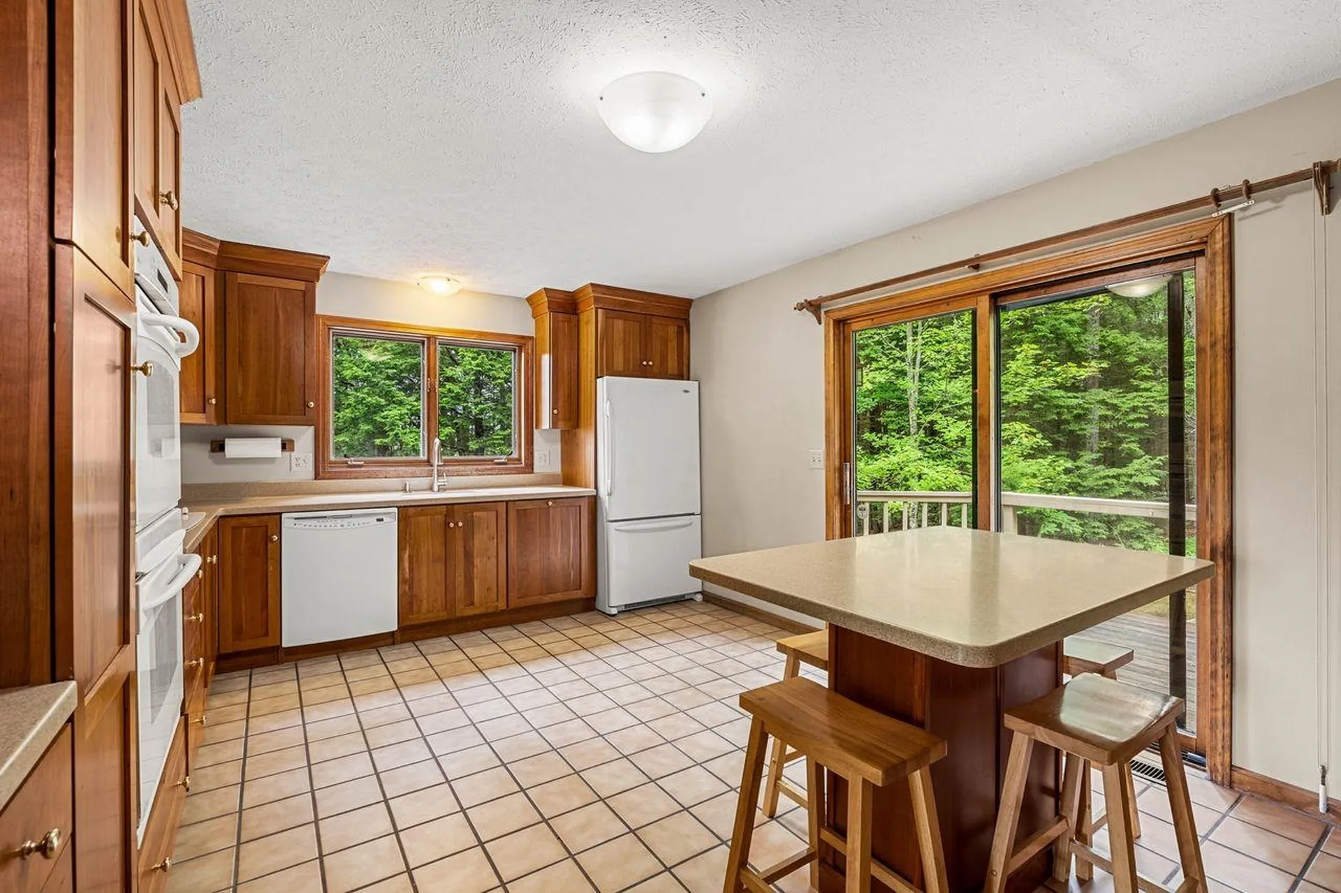 9 Pavillion Road Amherst NH 03031