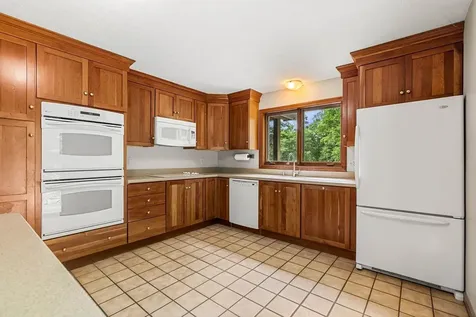 9 Pavillion Road Amherst NH 03031