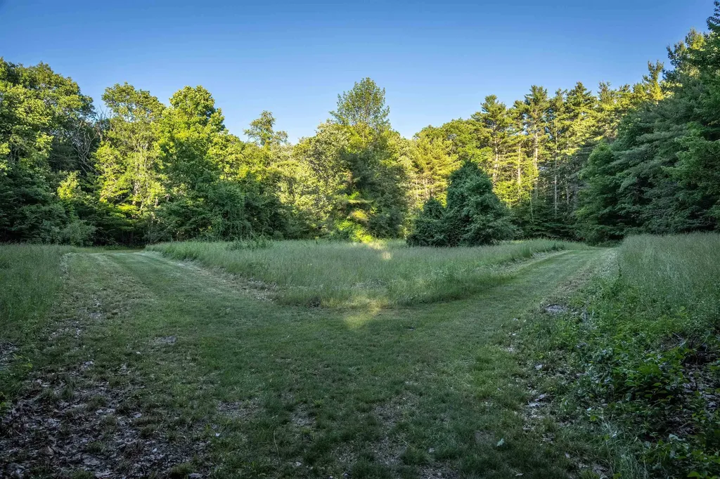 607 N Main Street Wolfeboro NH 03894