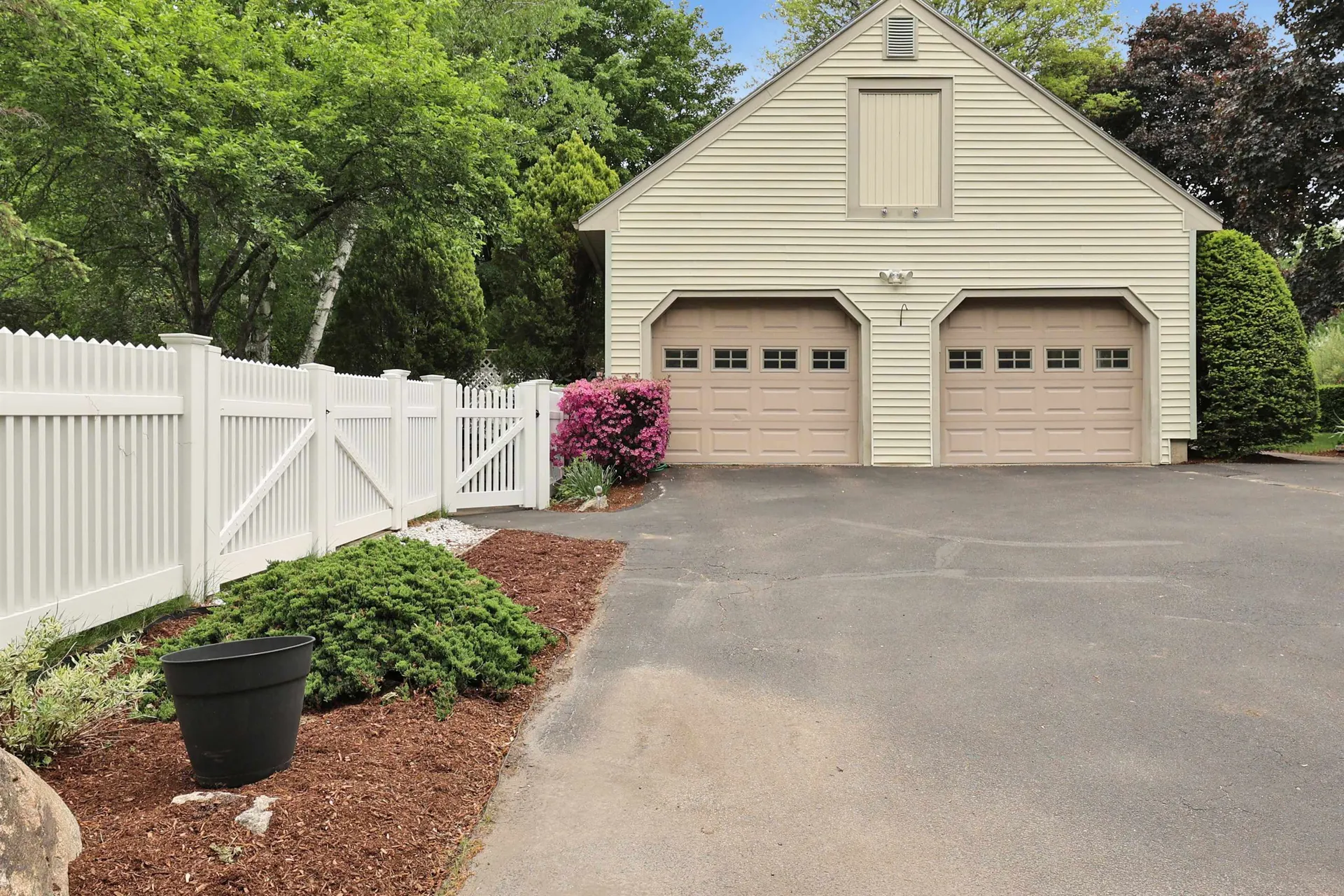2 Queensway Circle Nashua NH 03062