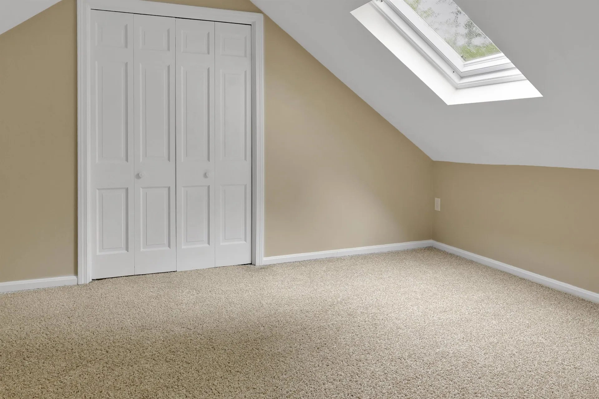 2 Queensway Circle Nashua NH 03062