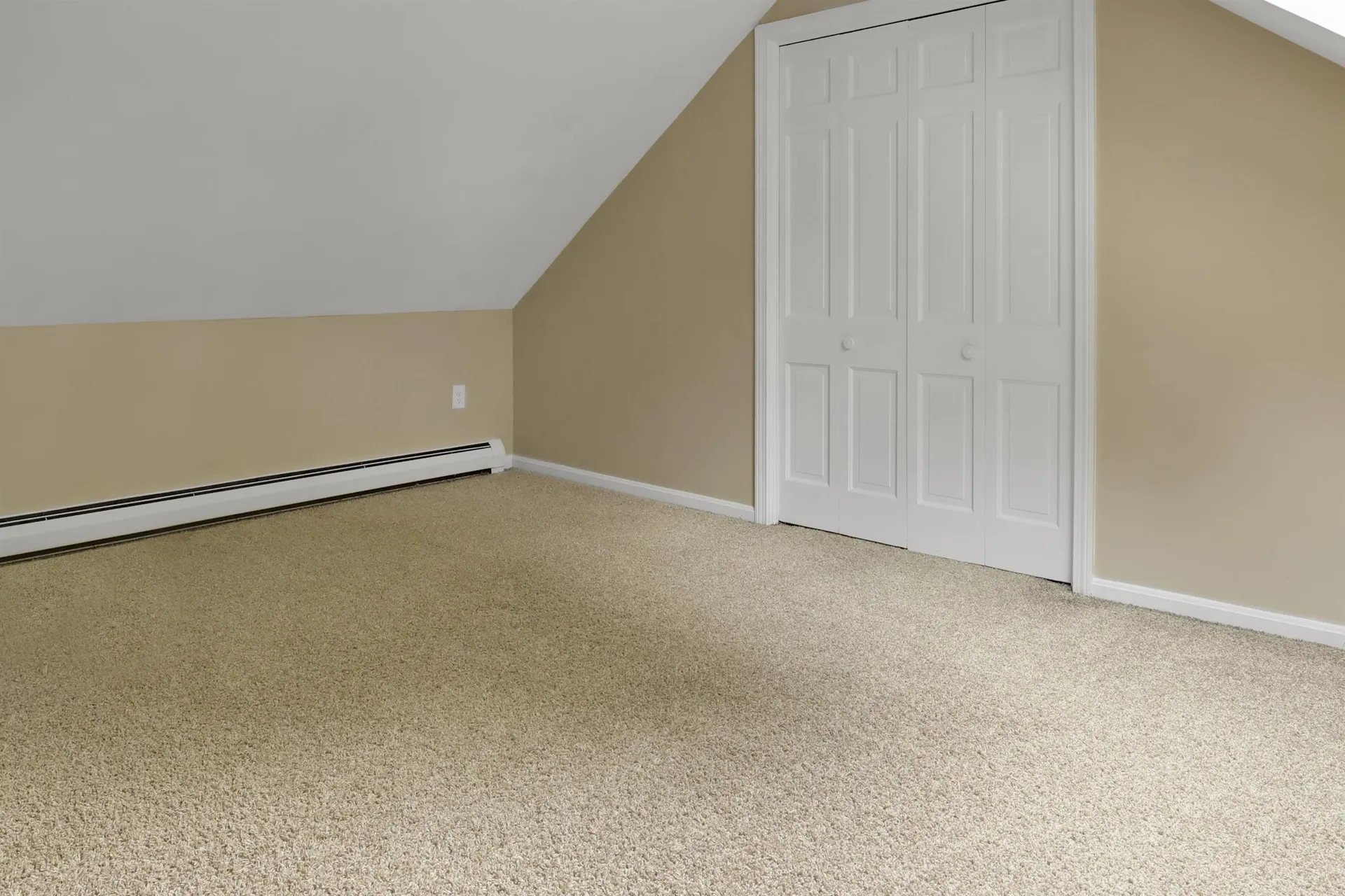 2 Queensway Circle Nashua NH 03062