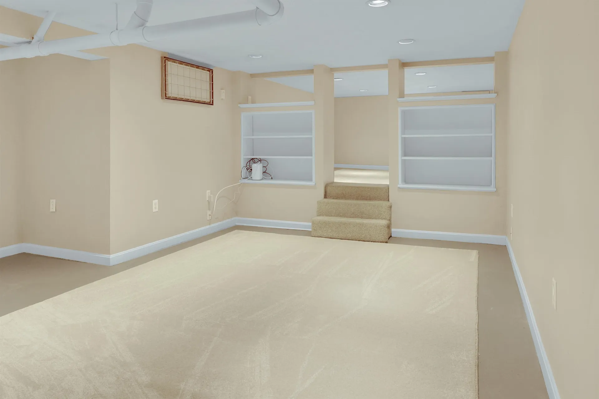 2 Queensway Circle Nashua NH 03062