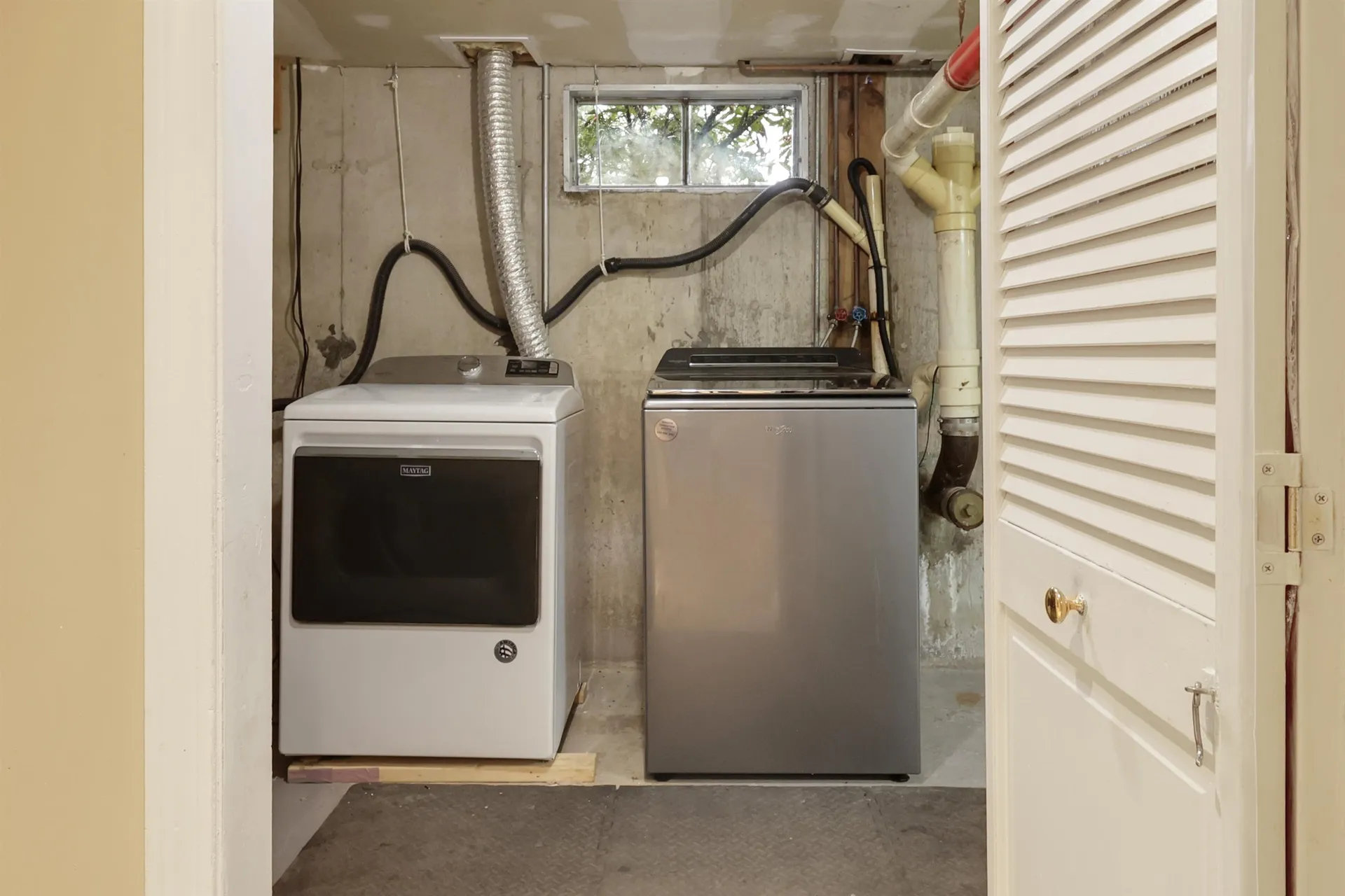 2 Queensway Circle Nashua NH 03062
