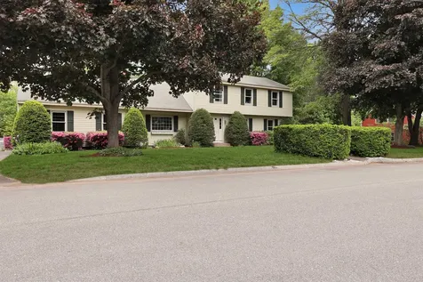 2 Queensway Circle Nashua NH 03062