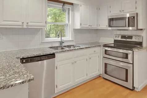 2 Queensway Circle Nashua NH 03062