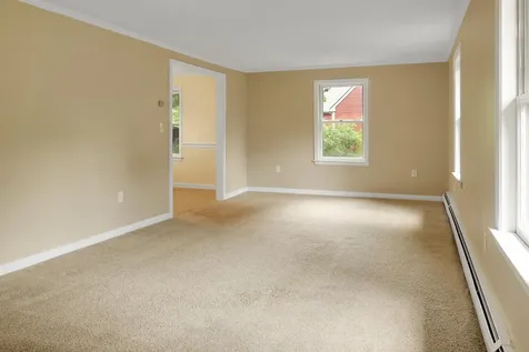 2 Queensway Circle Nashua NH 03062