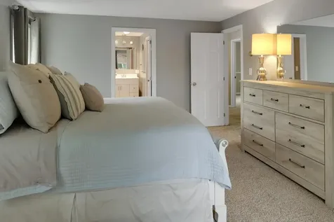2 Queensway Circle Nashua NH 03062