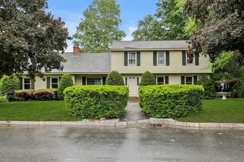2 Queensway Circle Nashua NH 03062