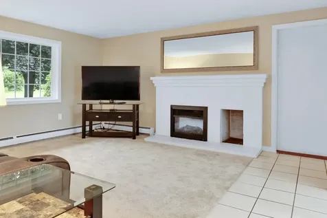 2 Queensway Circle Nashua NH 03062