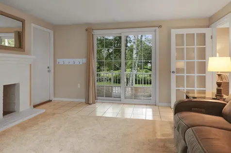 2 Queensway Circle Nashua NH 03062
