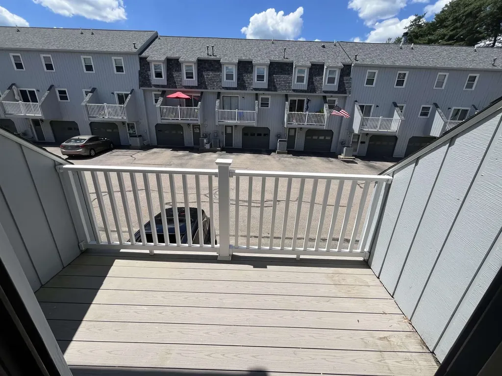 18 Bluestone Drive Nashua NH 03060