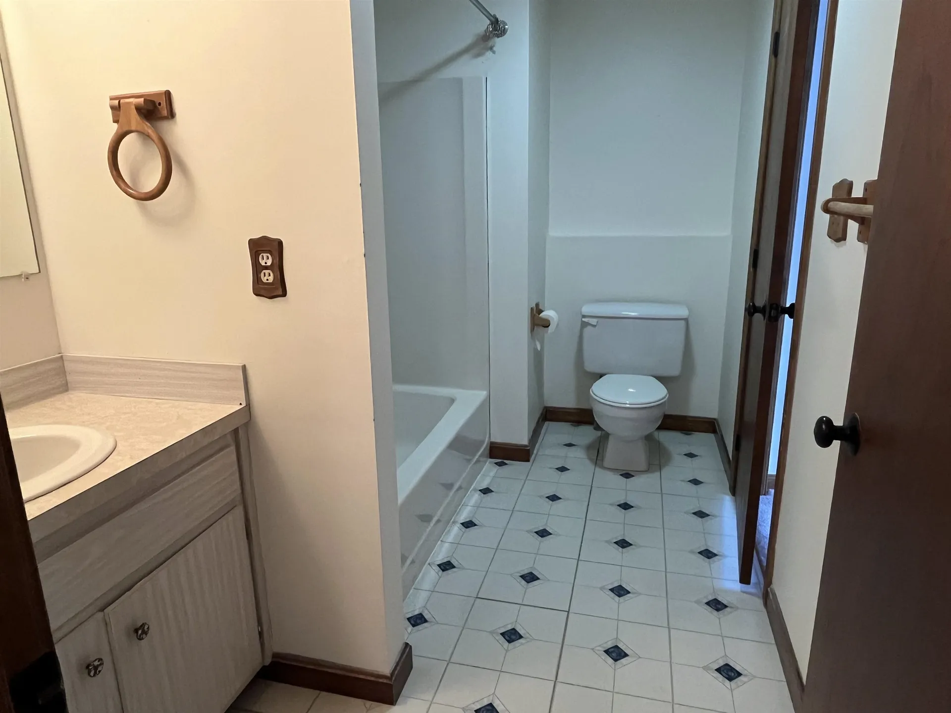 18 Bluestone Drive Nashua NH 03060