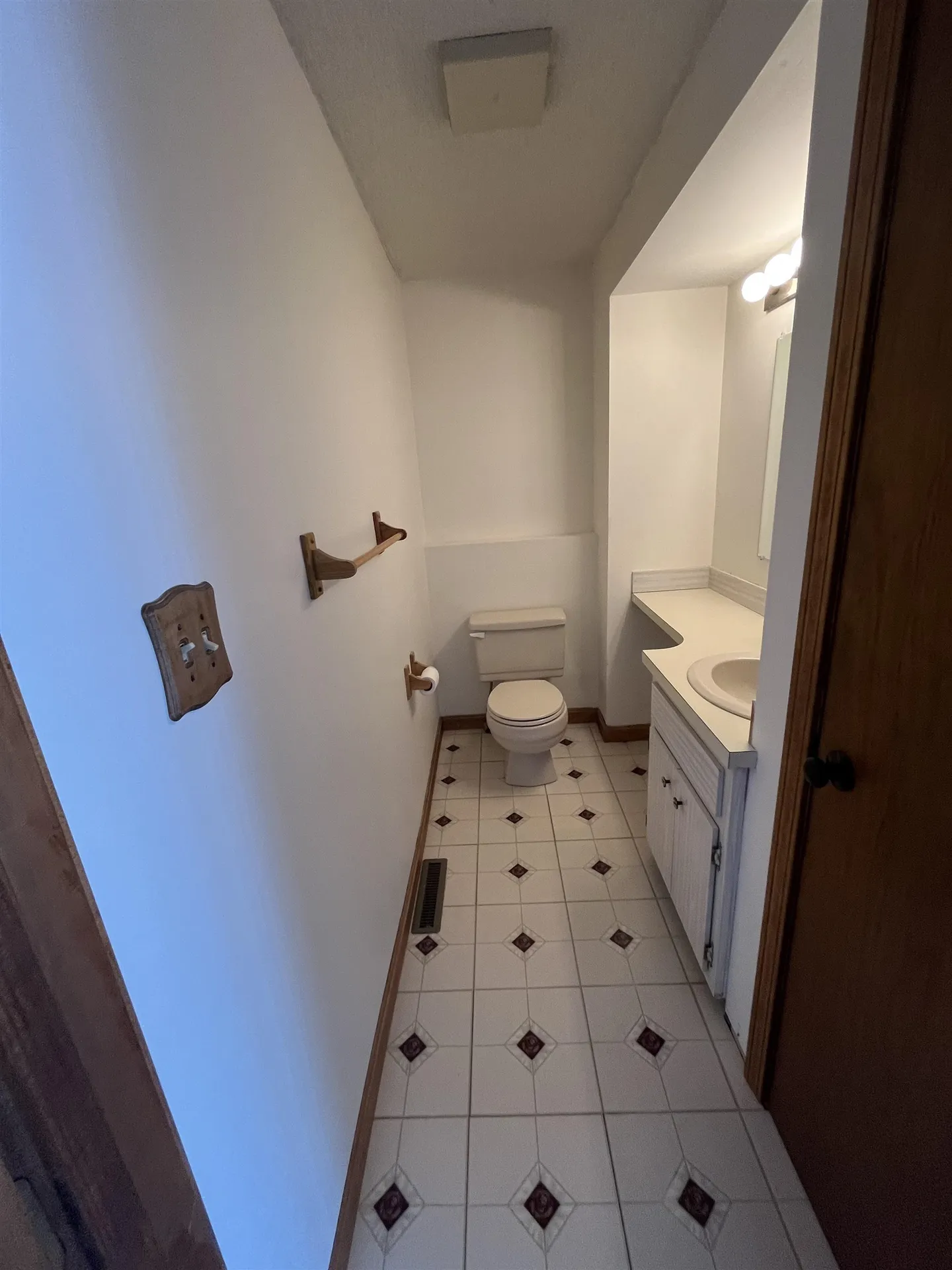 18 Bluestone Drive Nashua NH 03060