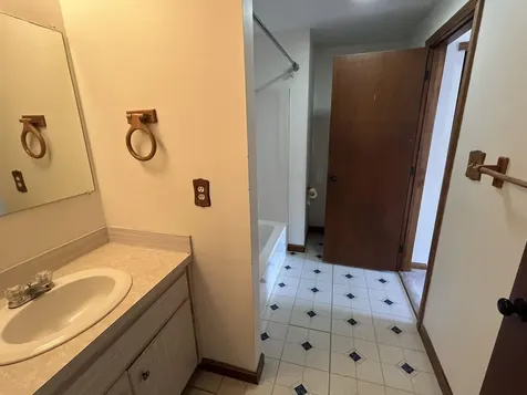 18 Bluestone Drive Nashua NH 03060