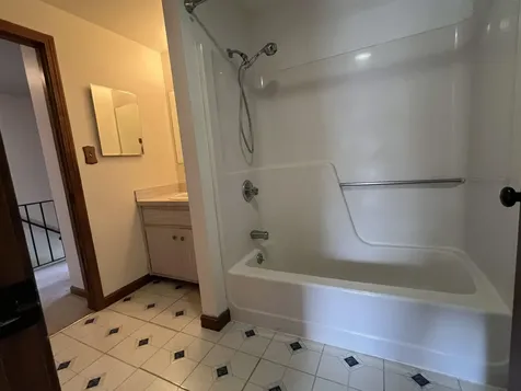 18 Bluestone Drive Nashua NH 03060