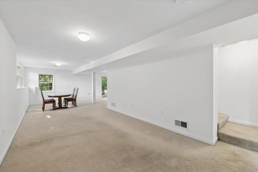 48 Brookview Road Windham NH 03087