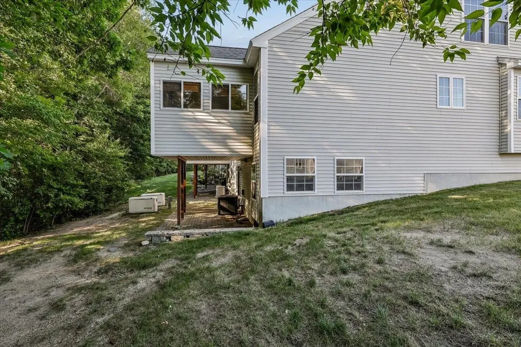 48 Brookview Road Windham NH 03087