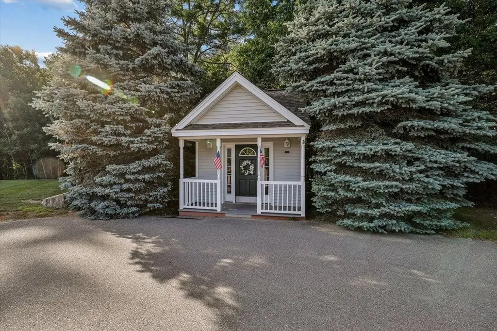 48 Brookview Road Windham NH 03087