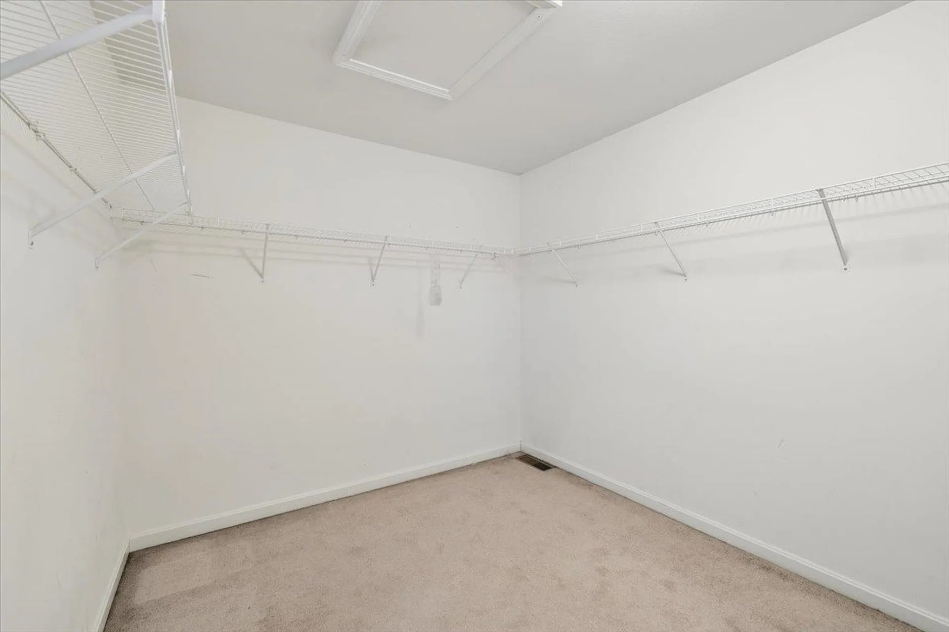 48 Brookview Road Windham NH 03087