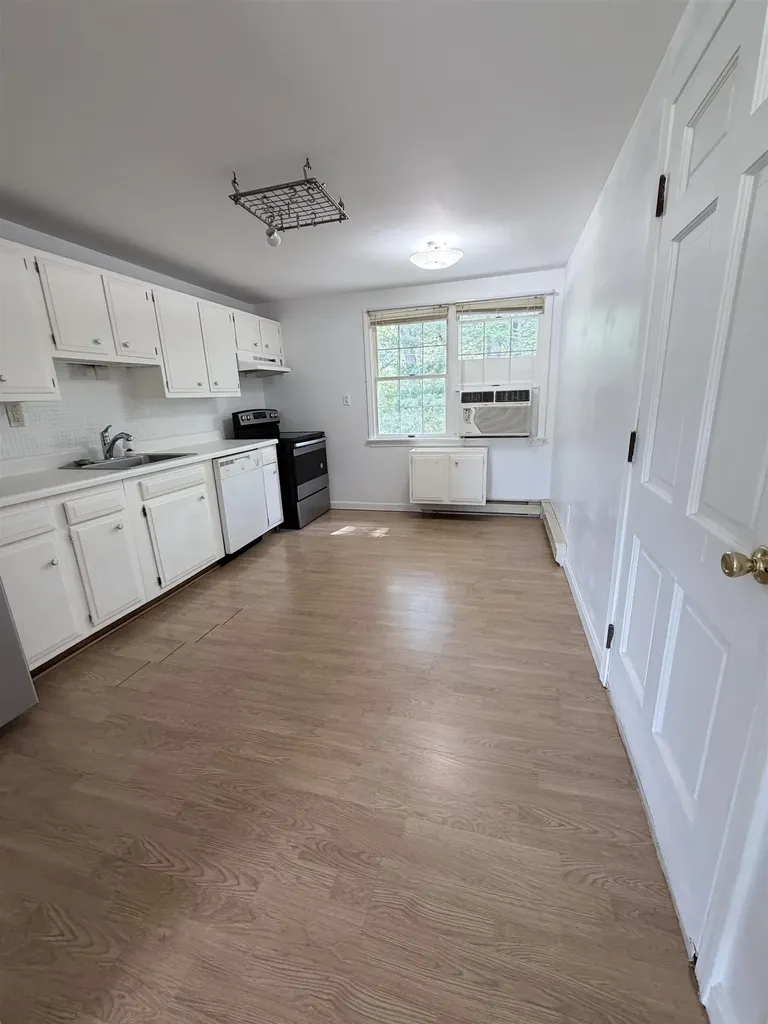 21 Folly Mill Terrace Seabrook NH 03874