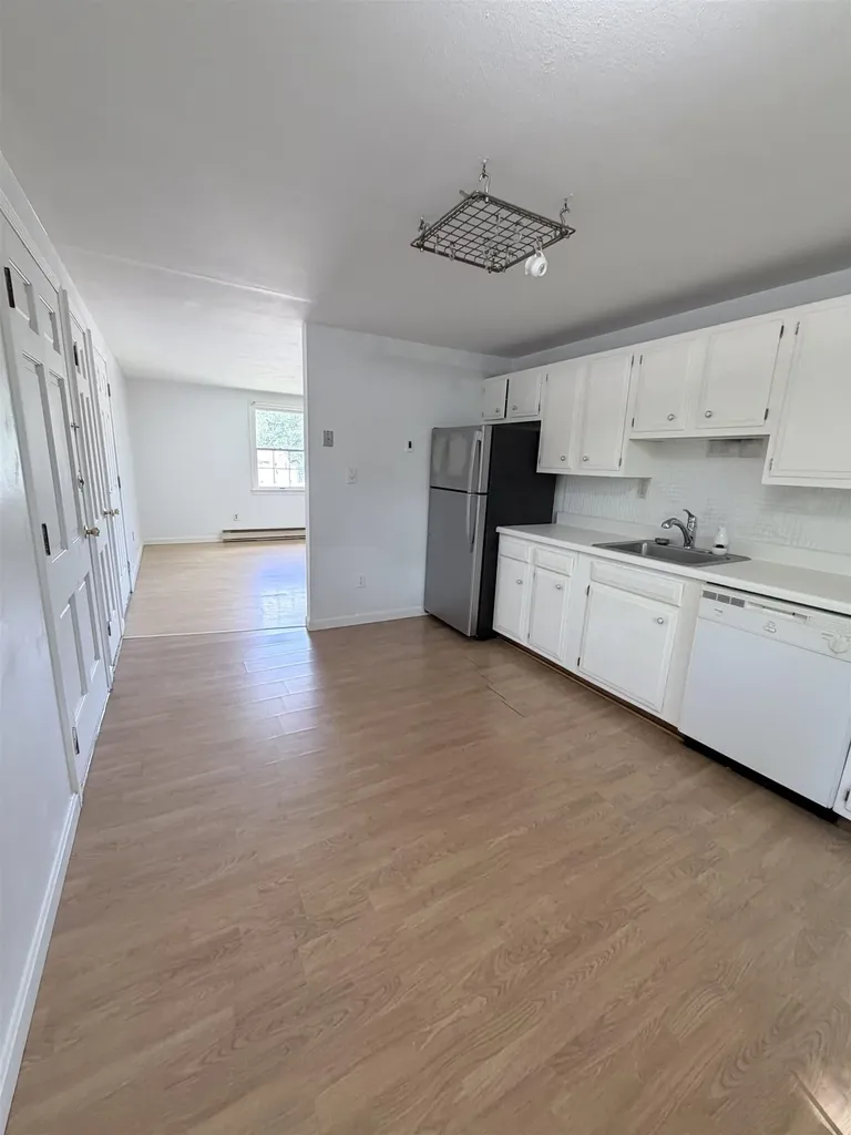 21 Folly Mill Terrace Seabrook NH 03874
