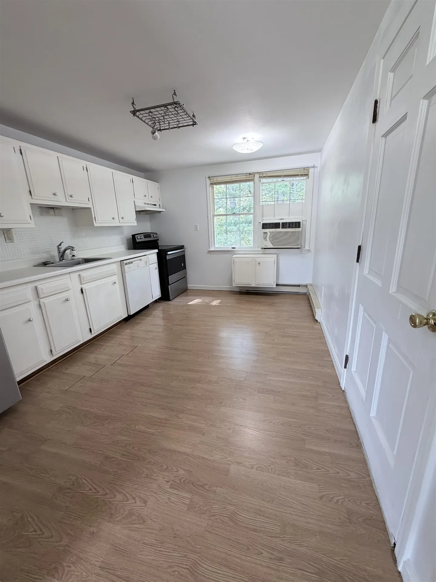 21 Folly Mill Terrace Seabrook NH 03874